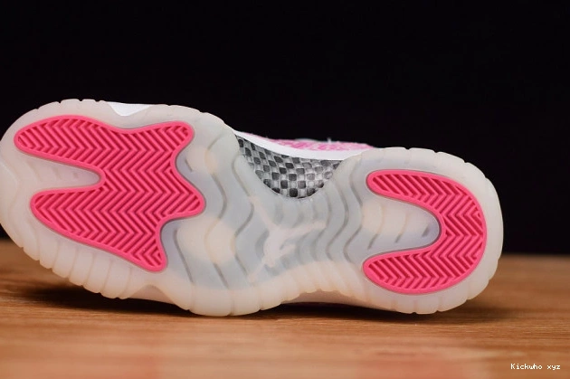 AH7860-106 WMNS Pink Low Air Snakeskin Jordan 11 0619
